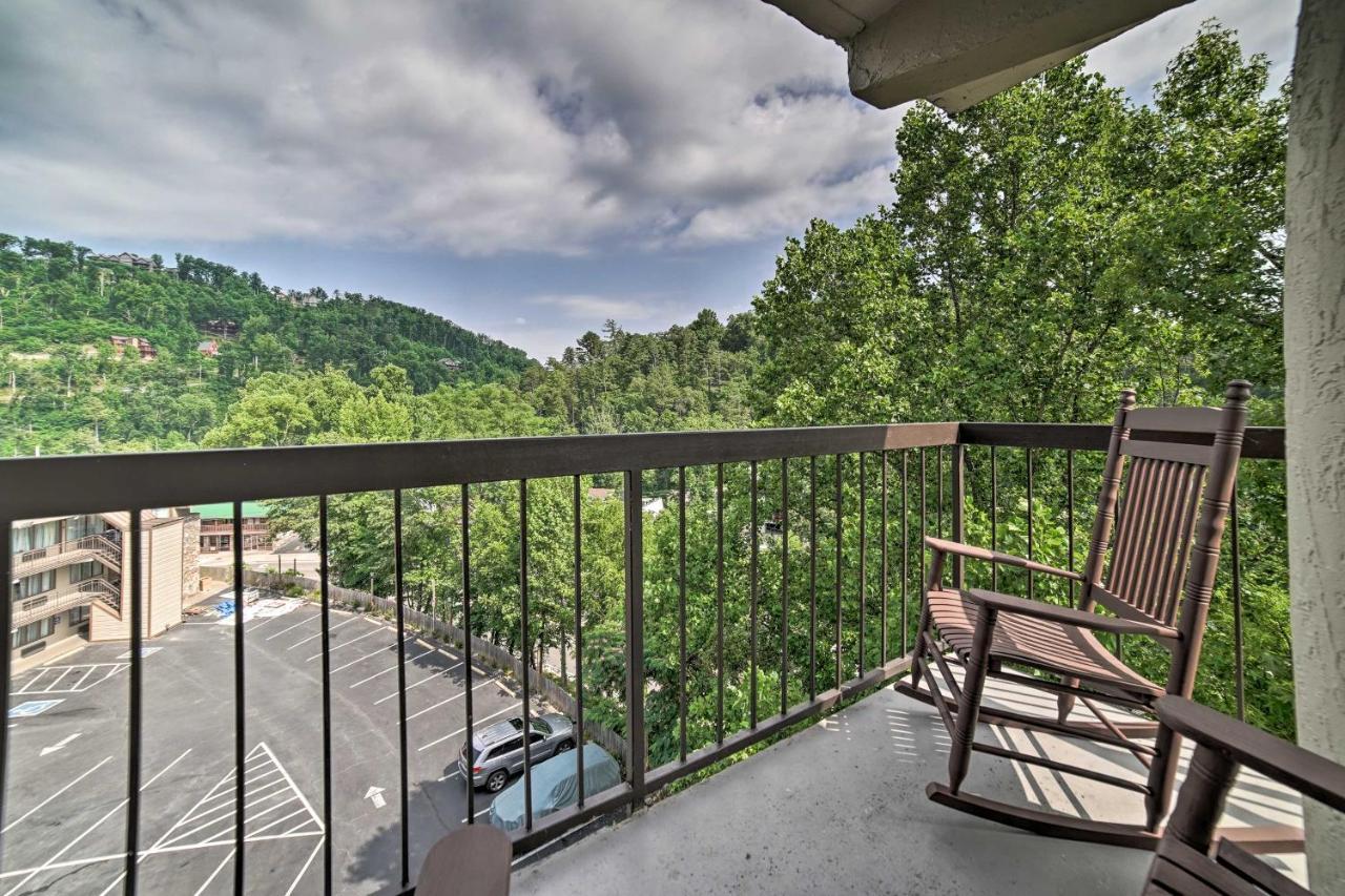 Gatlinburg Condo With Smoky Views Walk To Town! 외부 사진