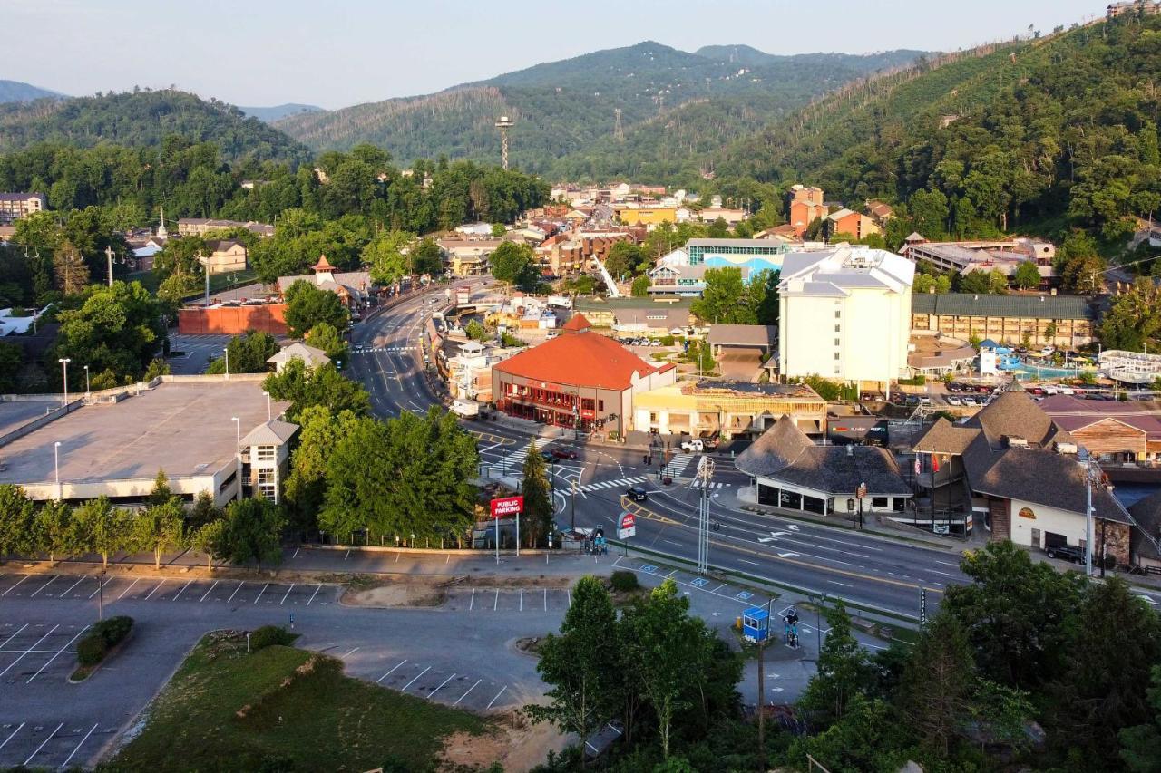 Gatlinburg Condo With Smoky Views Walk To Town! 외부 사진