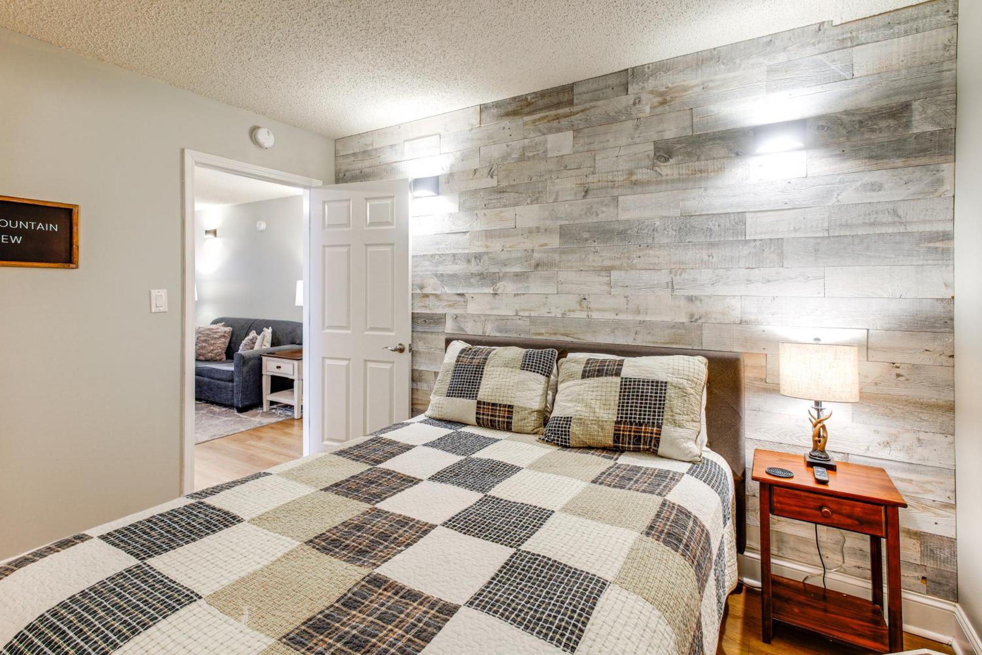 Gatlinburg Condo With Smoky Views Walk To Town! 외부 사진